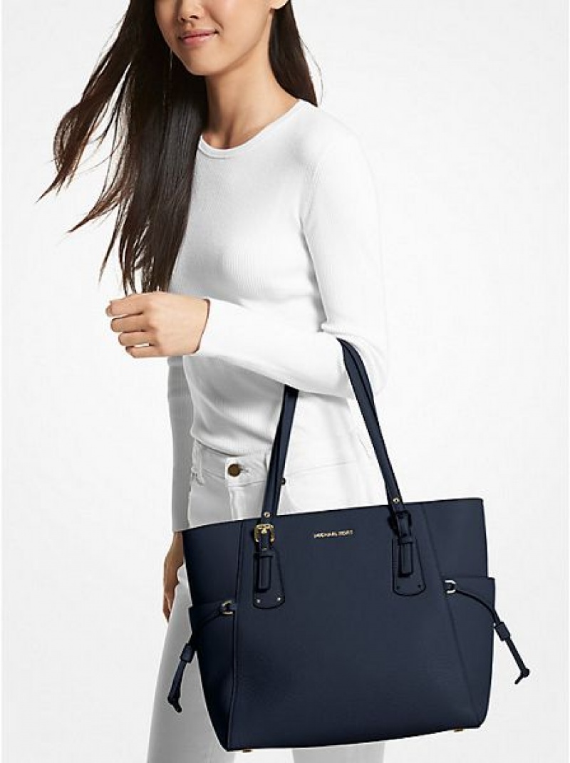 Sacs Fourre Tout Michael Kors Voyager Small Pebbled Cuir Femme Bleu Marine | 560493-TDM